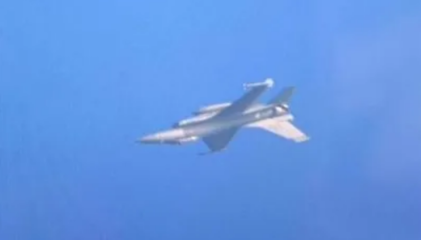 一天之内2架战机坠毁!美军否认F16遭导弹袭击:飞行员仍下落不明